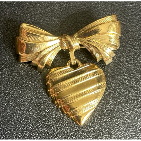 Avon Jewelry - Vintage AVON Bow Brooch Dangler Heart "I Love You Grandmother" Gold Tone Pin